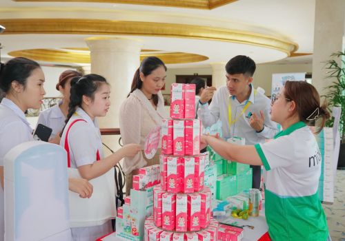 Midkid gây dấu ấn mạnh tại Hội Nghị Khoa Học Dược Sĩ Nhà Thuốc