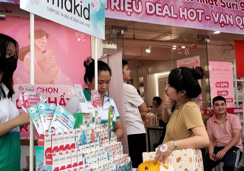MIDKID CÓ MẶT TẠI SỰ KIỆN SURI & BRAND – KỶ NIỆM 9 NĂM ĐỒNG HÀNH CÙNG MẸ VÀ BÉ